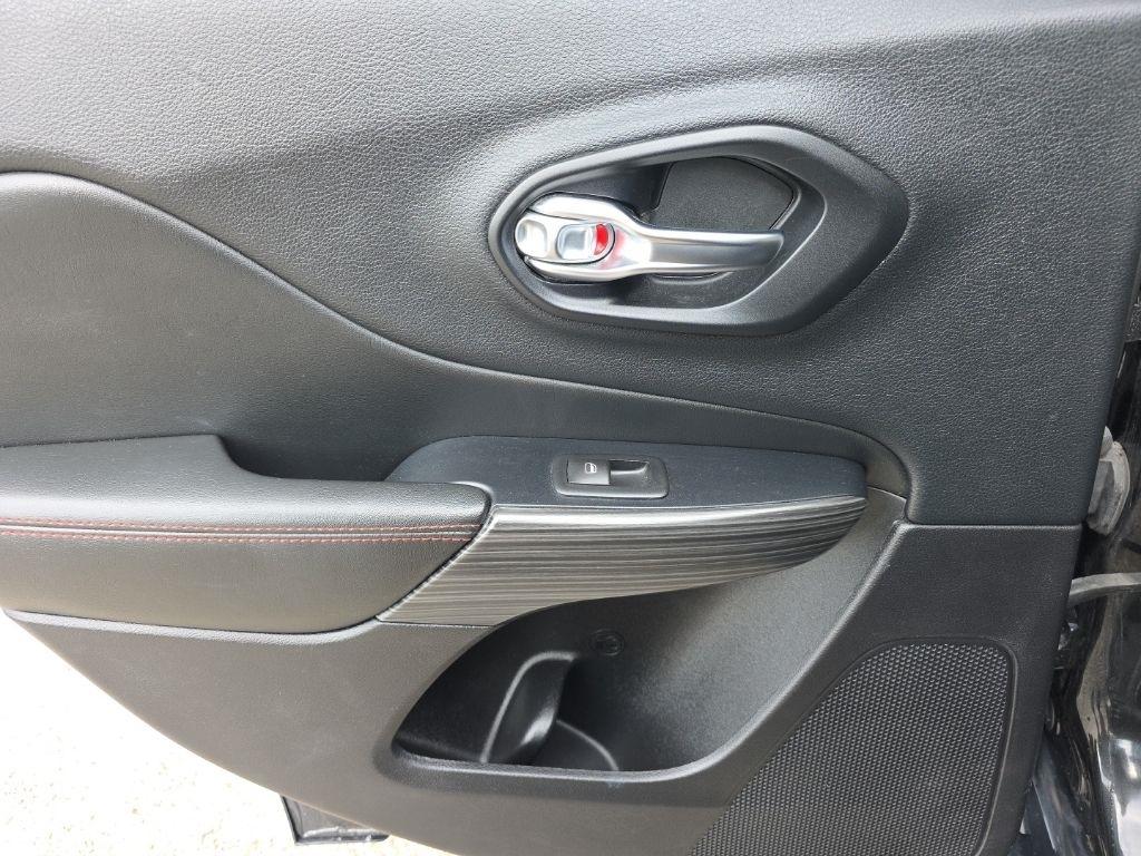 Jeep Cherokee 4WD 4dr Trailhawk 2015
