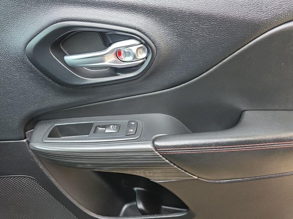 Jeep Cherokee 4WD 4dr Trailhawk 2015