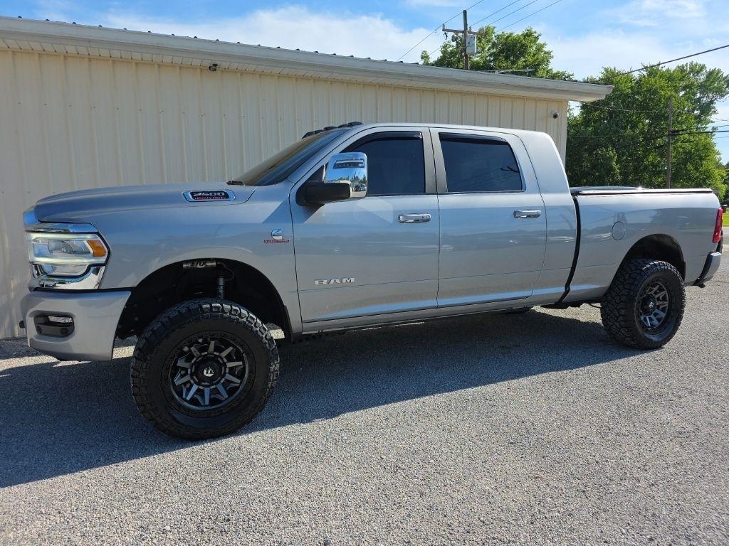 RAM 2500 Laramie 4x4 Mega Cab 6'4" Box 2023