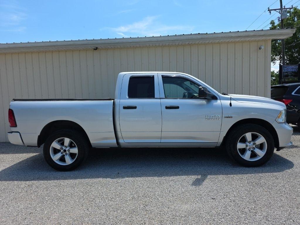 RAM 1500 4WD Quad Cab 140.5" Express 2016