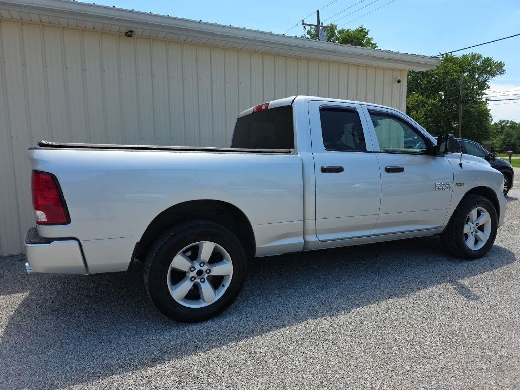 RAM 1500 4WD Quad Cab 140.5" Express 2016