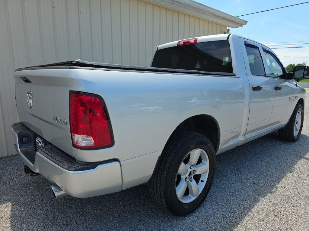 RAM 1500 4WD Quad Cab 140.5" Express 2016
