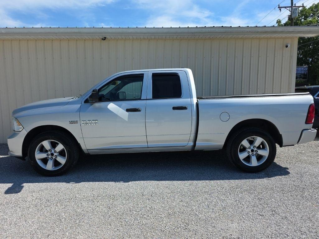 RAM 1500 4WD Quad Cab 140.5" Express 2016