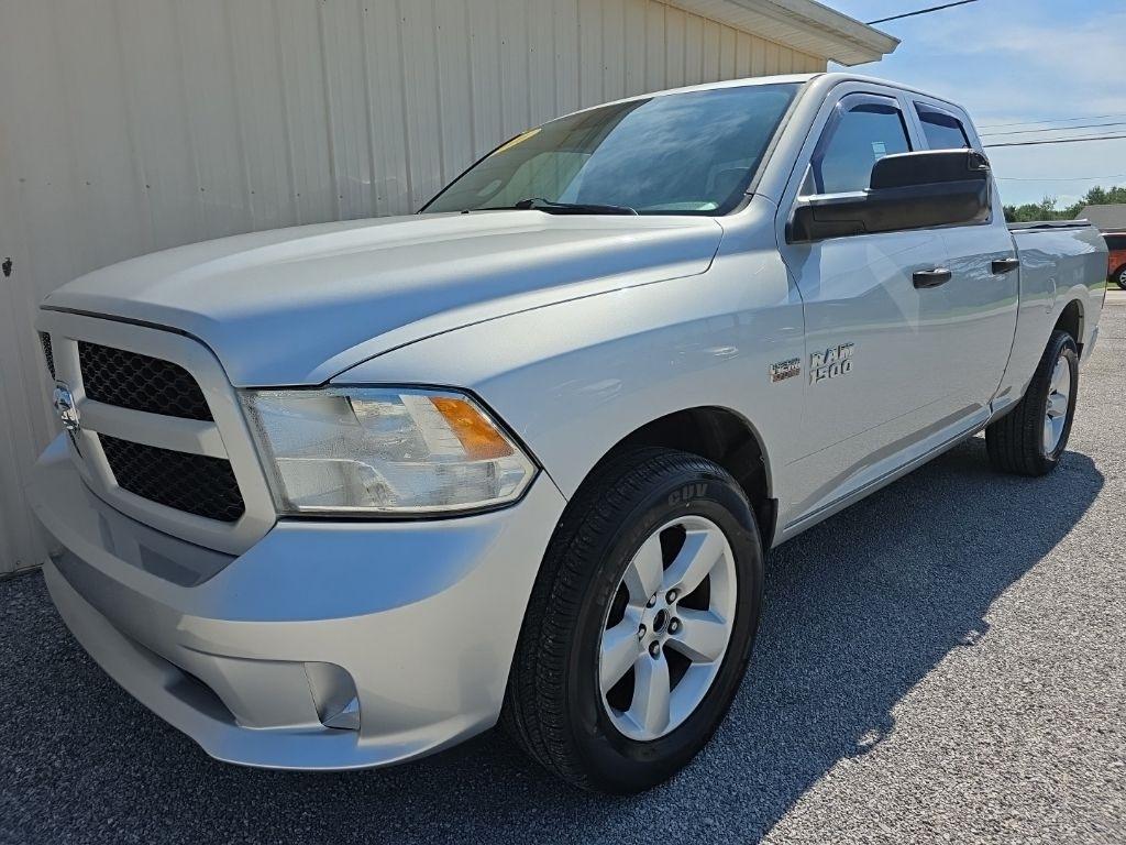 RAM 1500 4WD Quad Cab 140.5" Express 2016