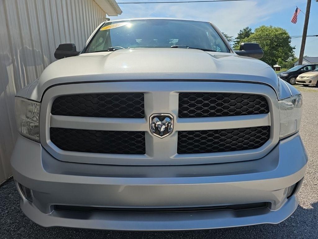 RAM 1500 4WD Quad Cab 140.5" Express 2016