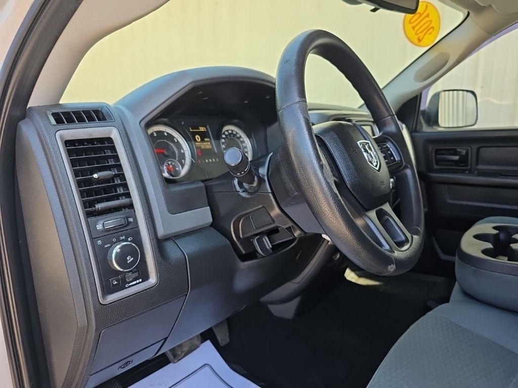 RAM 1500 4WD Quad Cab 140.5" Express 2016