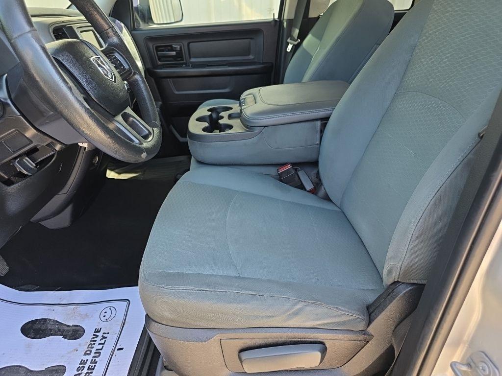 RAM 1500 4WD Quad Cab 140.5" Express 2016