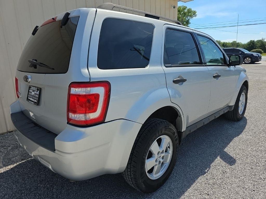 Ford Escape FWD 4dr XLT 2010