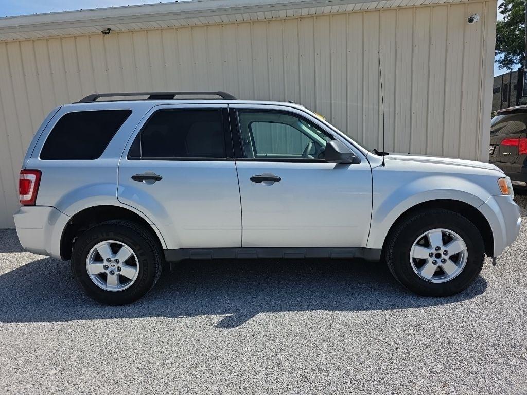 Ford Escape FWD 4dr XLT 2010