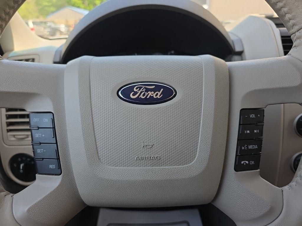 Ford Escape FWD 4dr XLT 2010