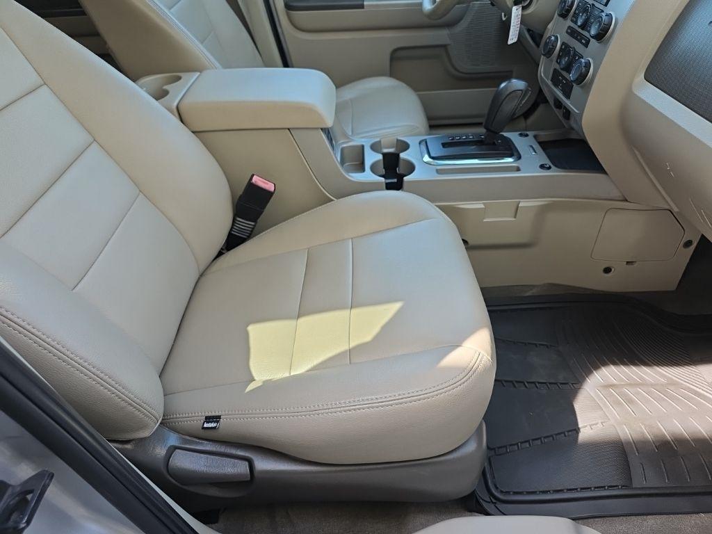 Ford Escape FWD 4dr XLT 2010