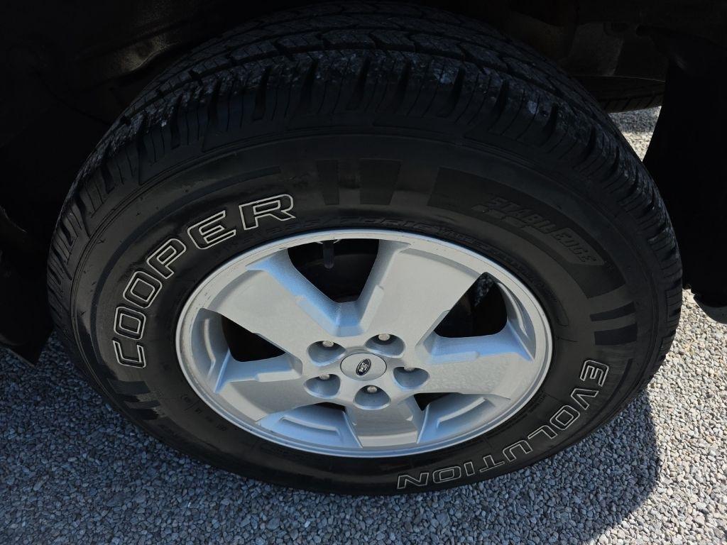 Ford Escape FWD 4dr XLT 2010