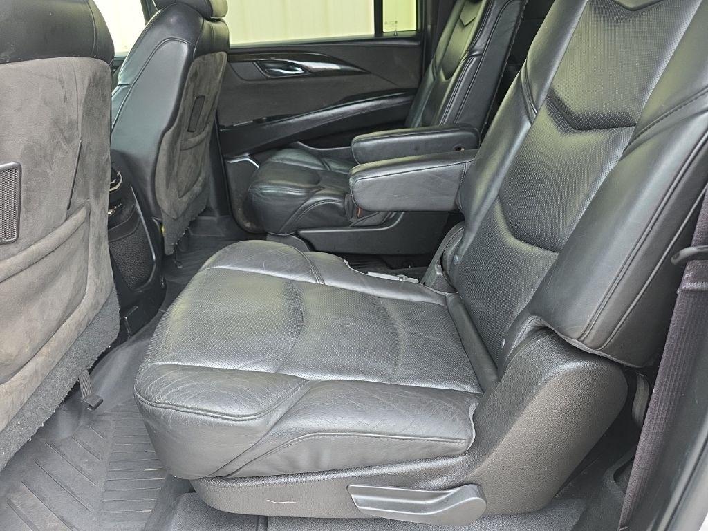 Cadillac Escalade ESV 4WD 4dr Platinum 2016