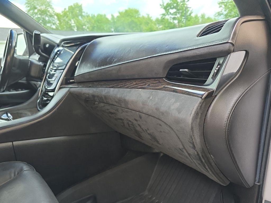 Cadillac Escalade ESV 4WD 4dr Platinum 2016