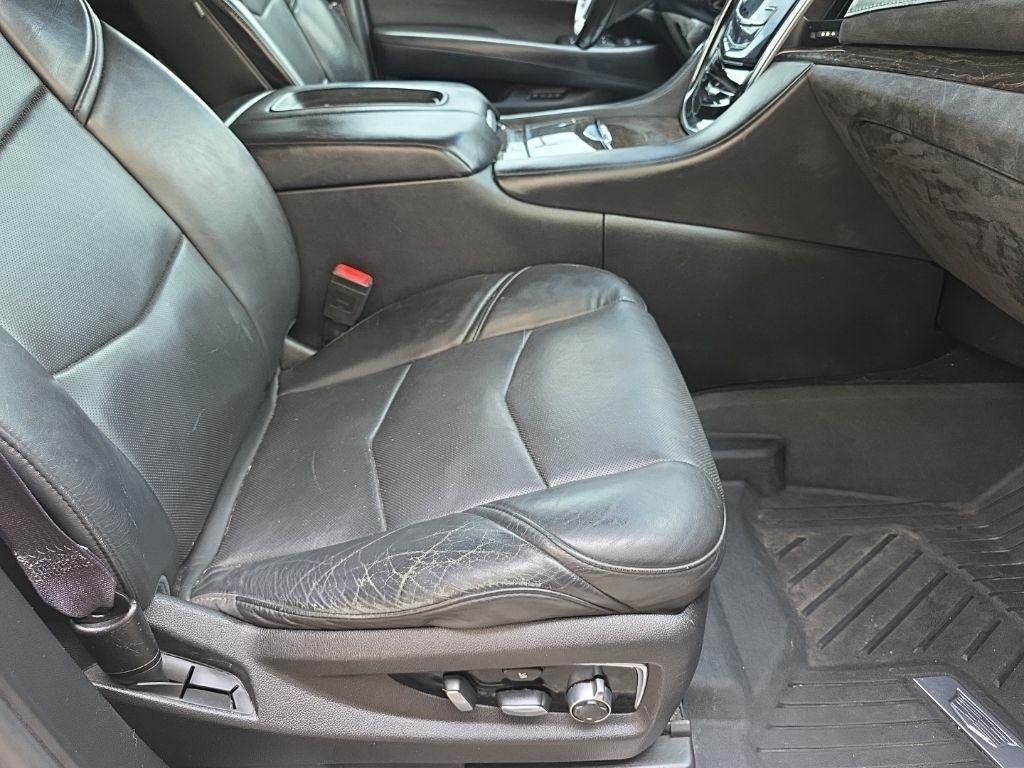 Cadillac Escalade ESV 4WD 4dr Platinum 2016