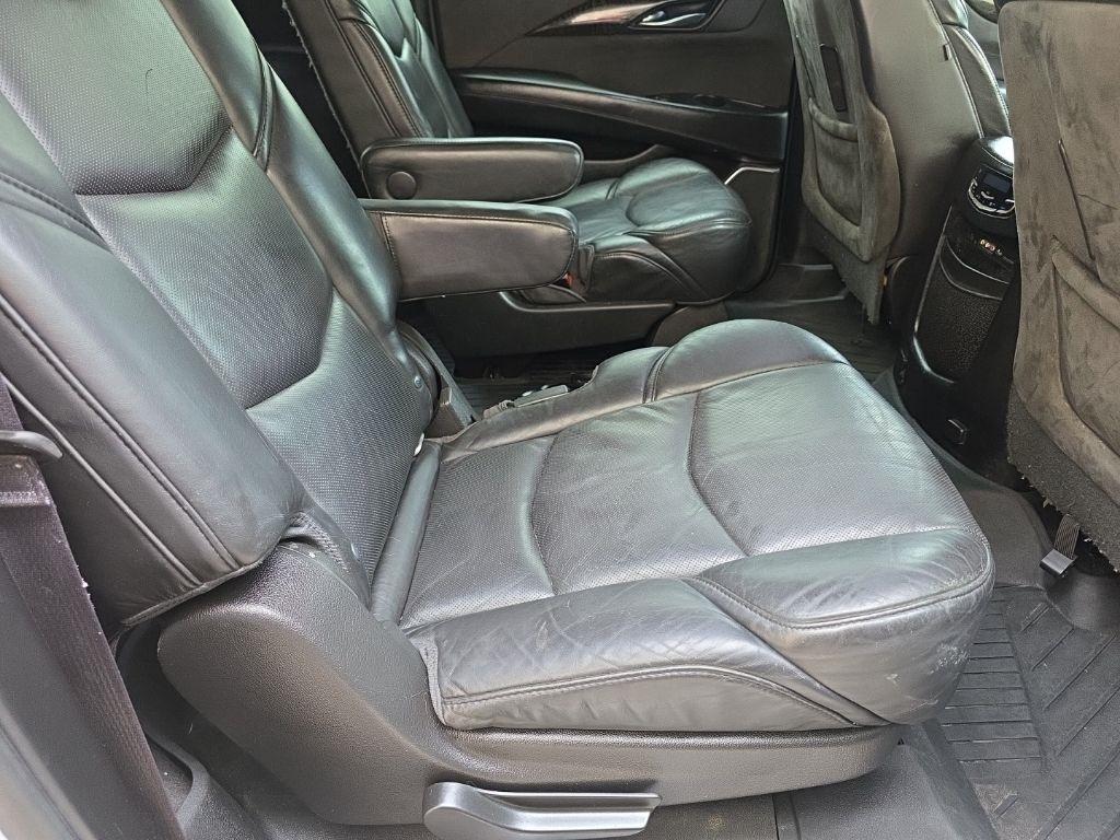 Cadillac Escalade ESV 4WD 4dr Platinum 2016