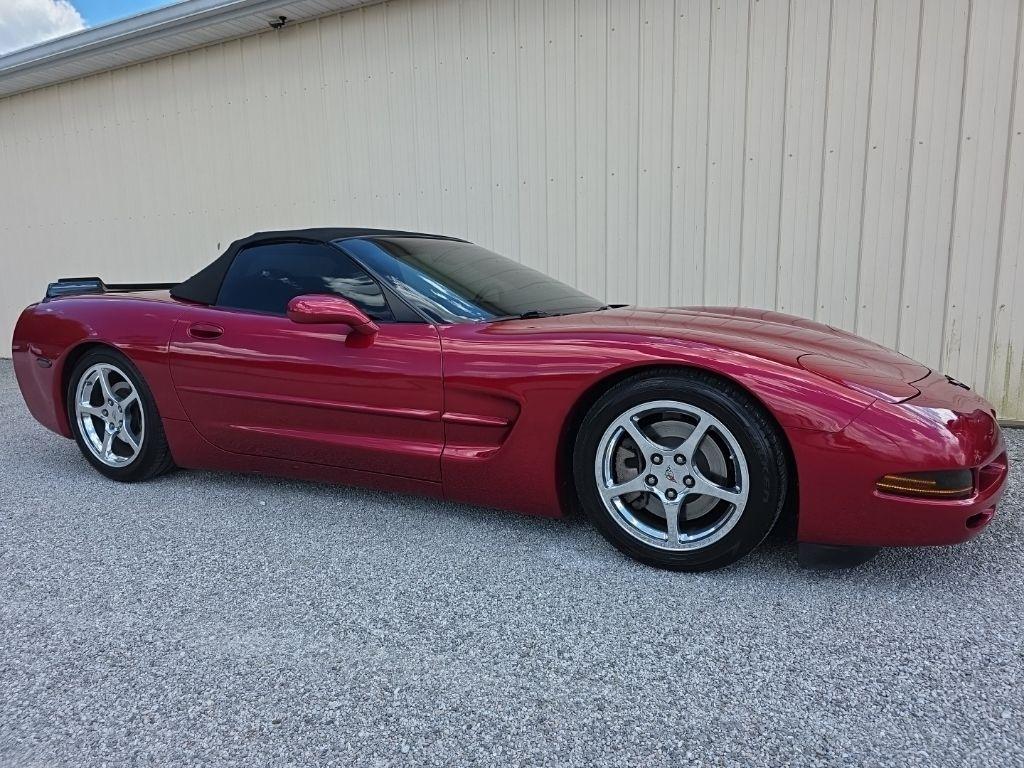 Chevrolet Corvette 2dr Convertible 2004