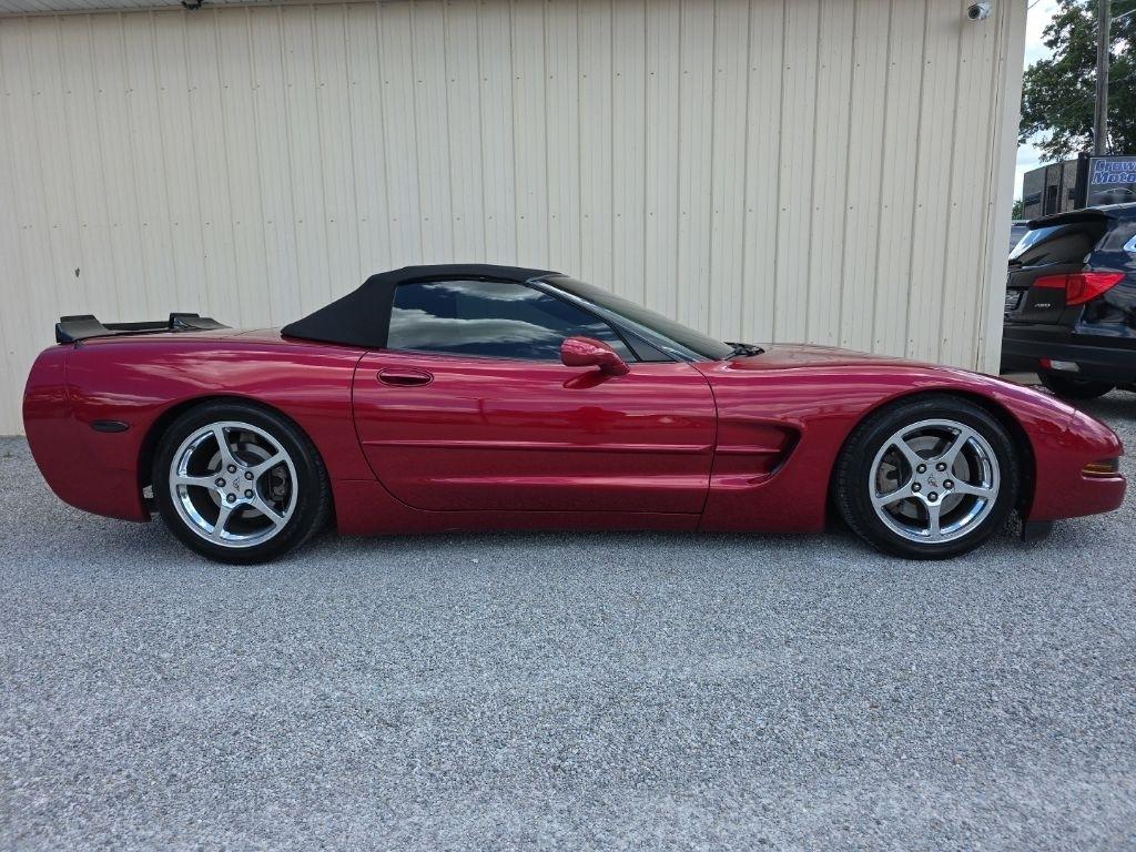 Chevrolet Corvette 2dr Convertible 2004