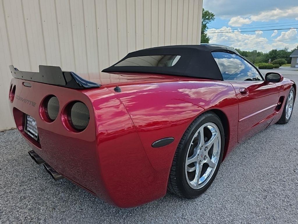 Chevrolet Corvette 2dr Convertible 2004