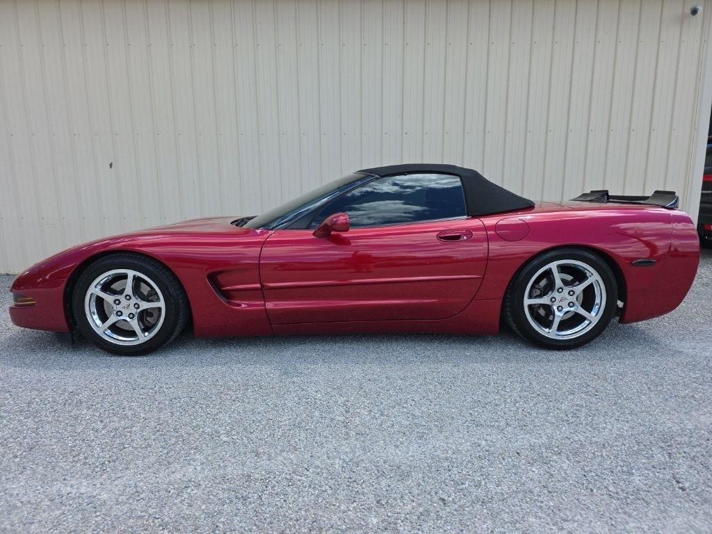 Chevrolet Corvette 2dr Convertible 2004