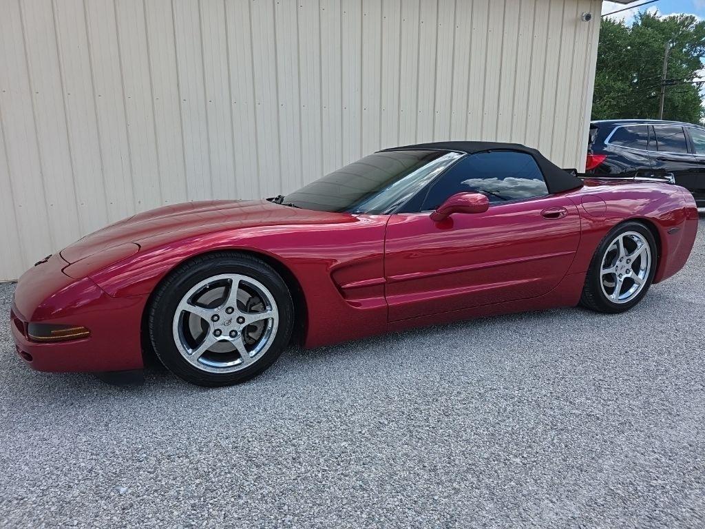Chevrolet Corvette 2dr Convertible 2004