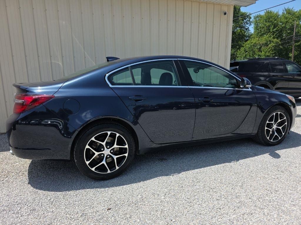 Buick Regal 4dr Sdn Sport Touring FWD 2017