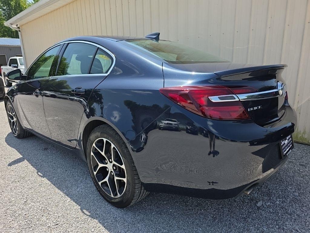 Buick Regal 4dr Sdn Sport Touring FWD 2017