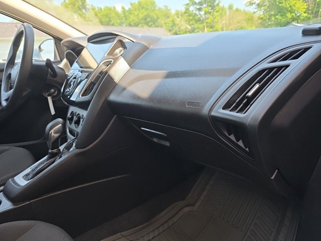 Ford Focus 5dr HB SE 2014