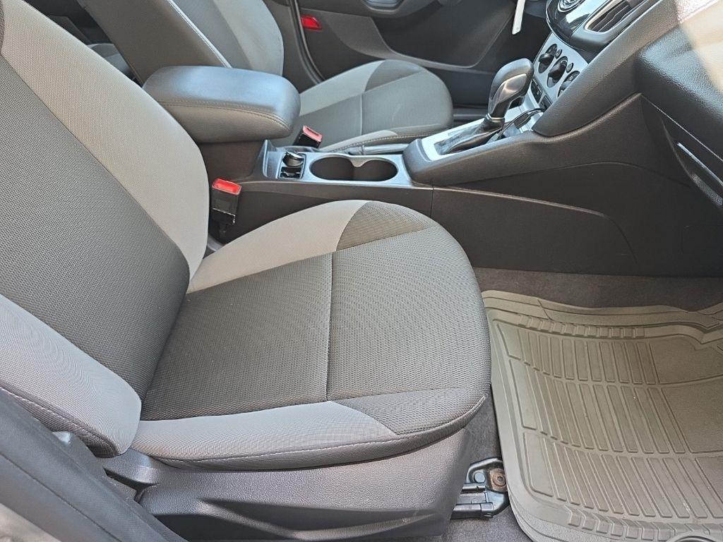 Ford Focus 5dr HB SE 2014