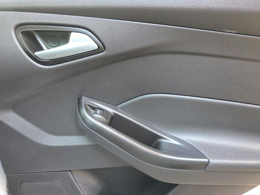 Ford Focus 5dr HB SE 2014