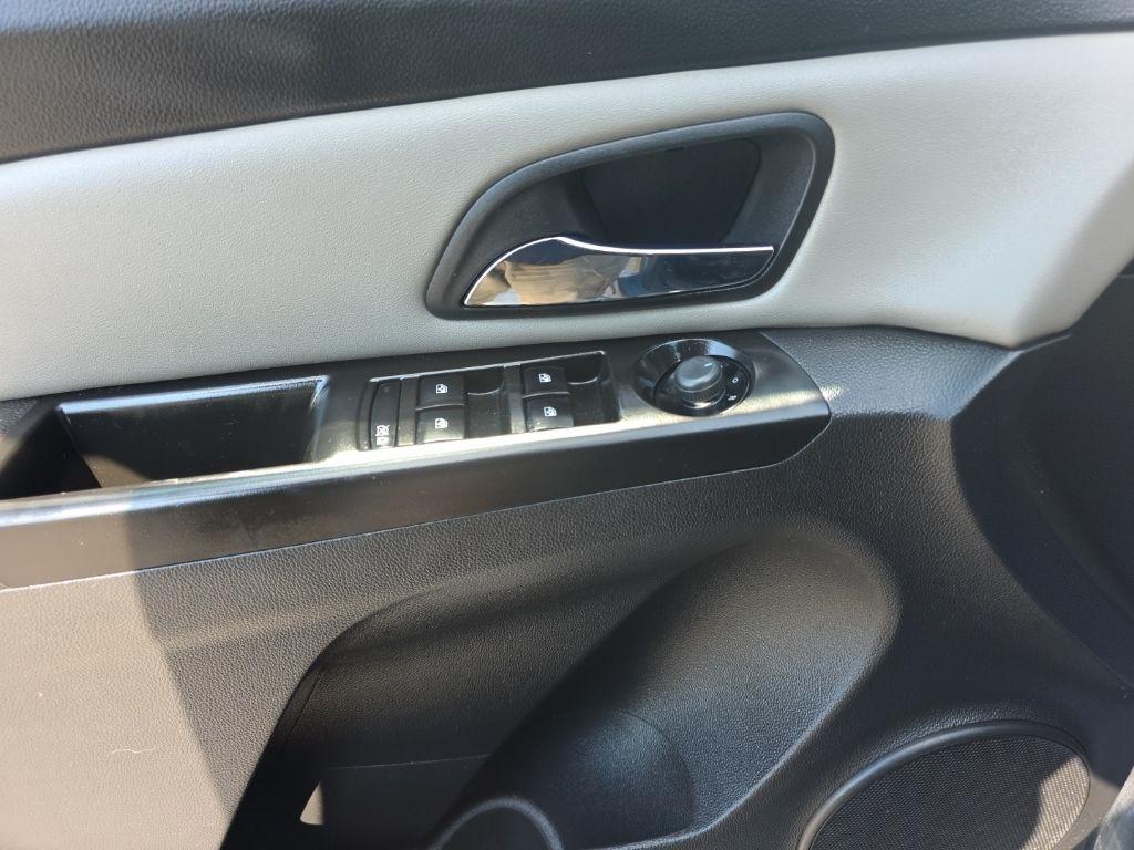 Chevrolet Cruze 4dr Sdn Auto LS 2013