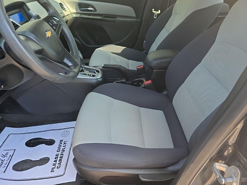 Chevrolet Cruze 4dr Sdn Auto LS 2013