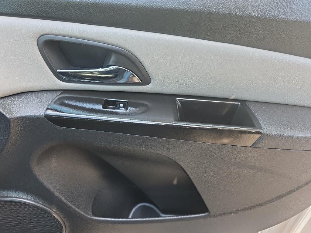 Chevrolet Cruze 4dr Sdn Auto LS 2013