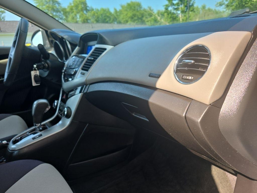 Chevrolet Cruze 4dr Sdn Auto LS 2013