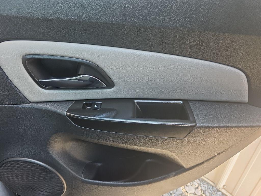 Chevrolet Cruze 4dr Sdn Auto LS 2013