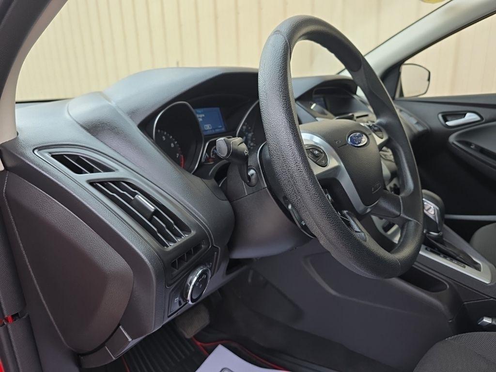 Ford Focus 4dr Sdn SE 2013
