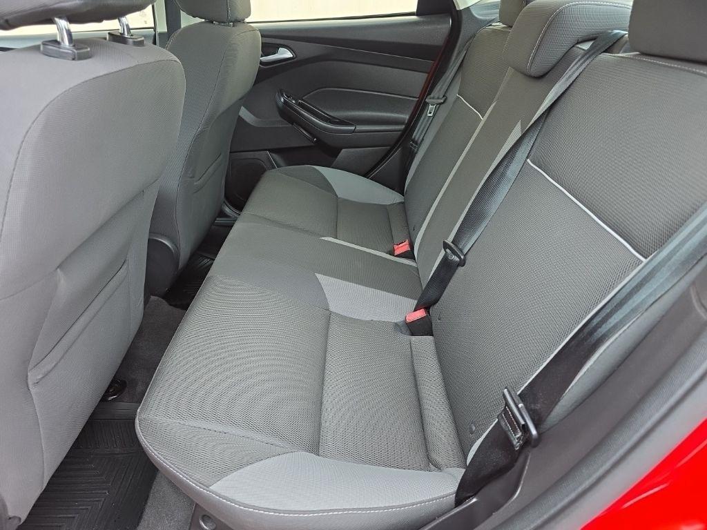 Ford Focus 4dr Sdn SE 2013