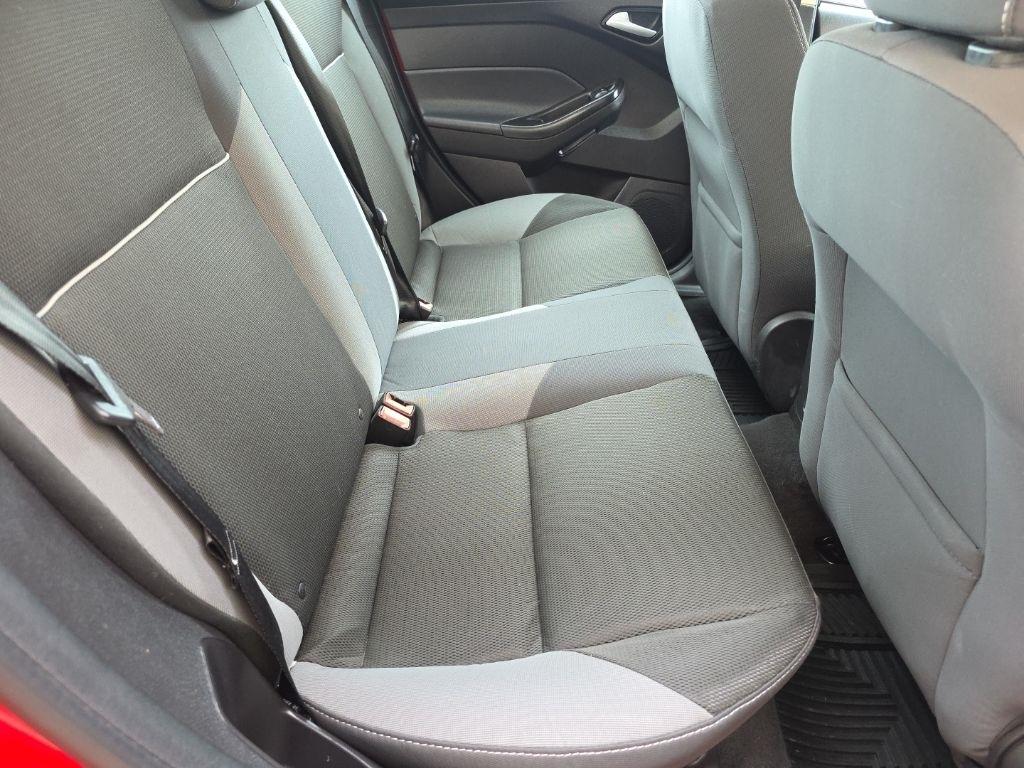 Ford Focus 4dr Sdn SE 2013