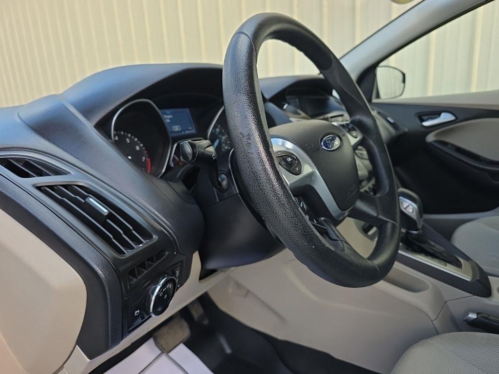 Ford Focus 5dr HB SE 2014