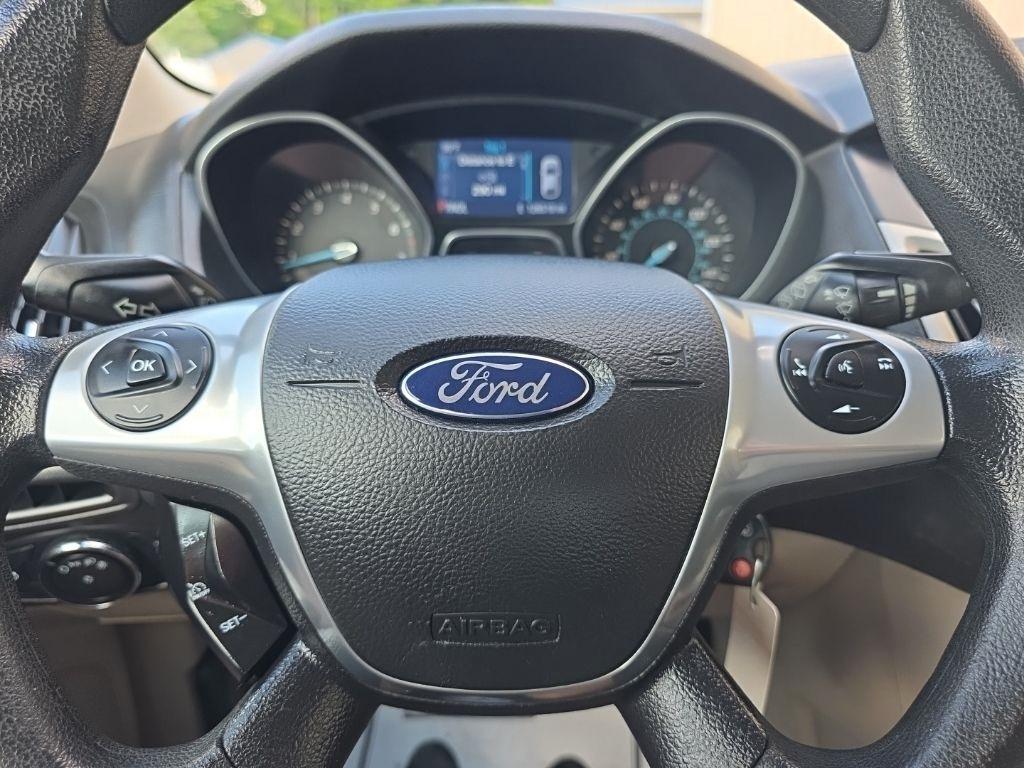Ford Focus 5dr HB SE 2014