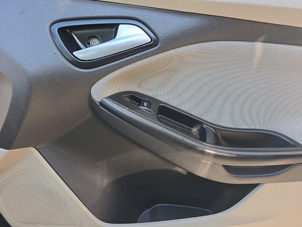 Ford Focus 5dr HB SE 2014