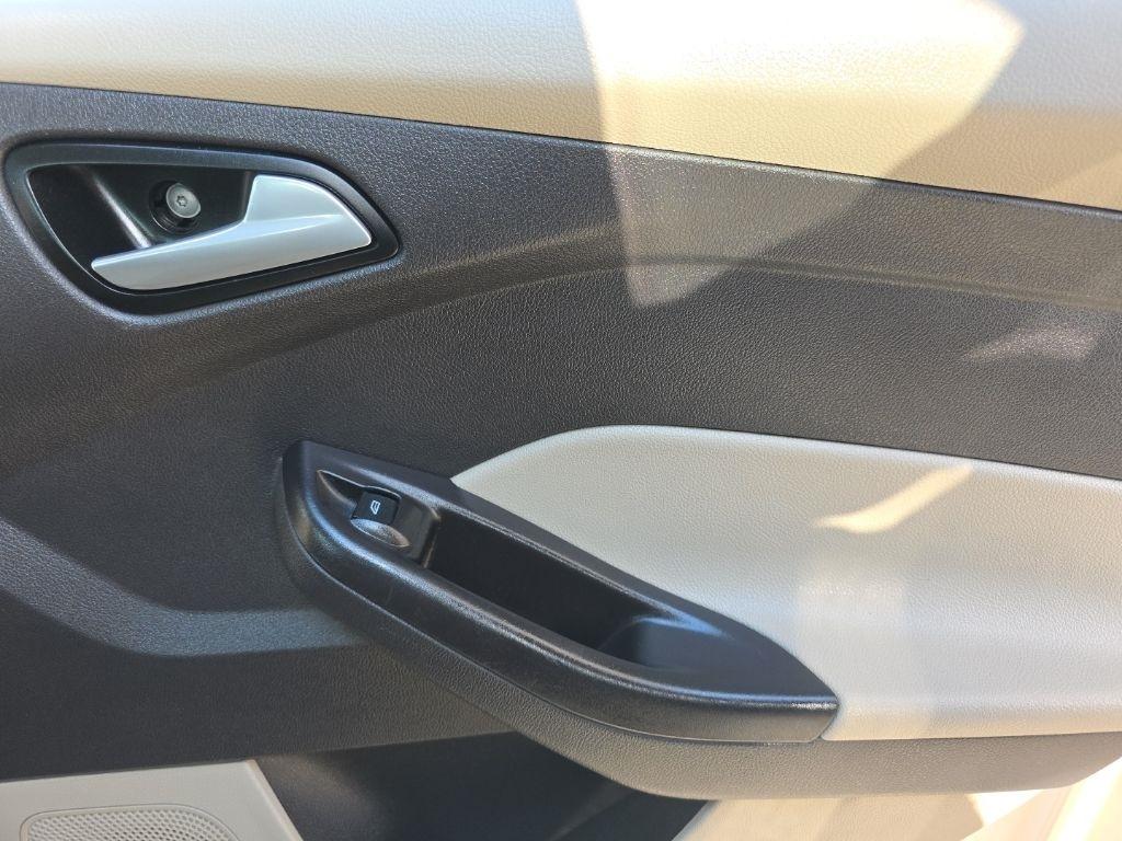 Ford Focus 5dr HB SE 2014