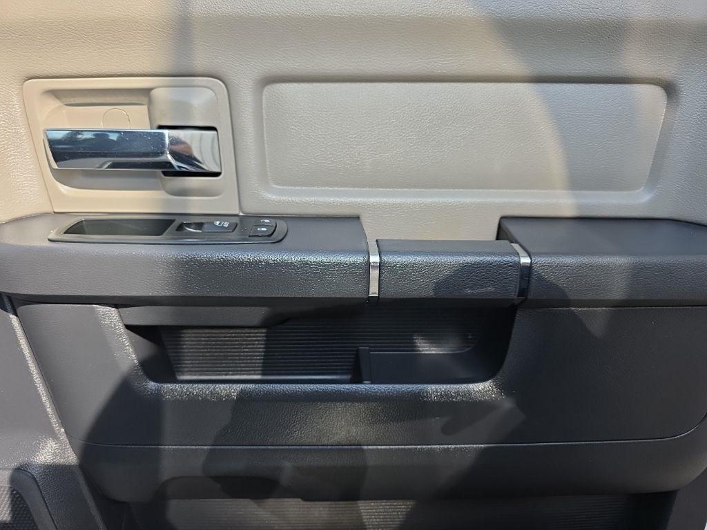 RAM 2500 4WD Mega Cab 160.5" SLT 2012