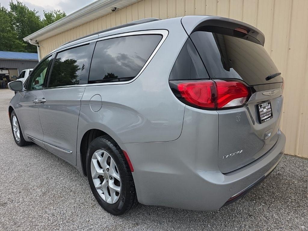 Chrysler Pacifica Touring-L FWD 2017