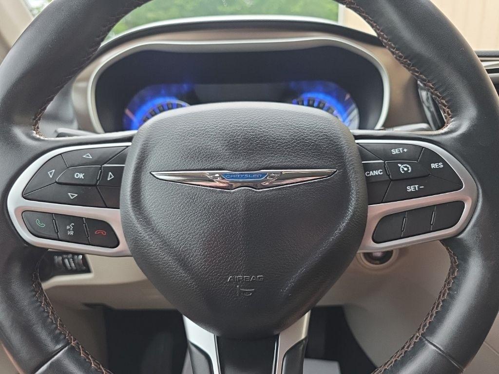 Chrysler Pacifica Touring-L FWD 2017