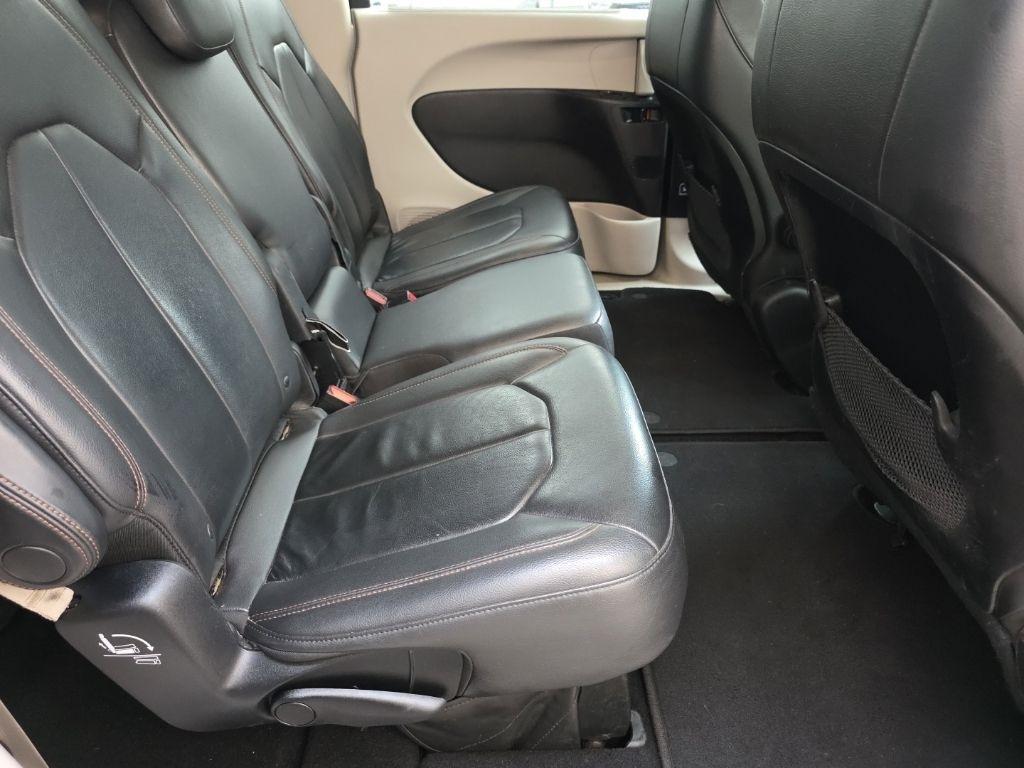 Chrysler Pacifica Touring-L FWD 2017