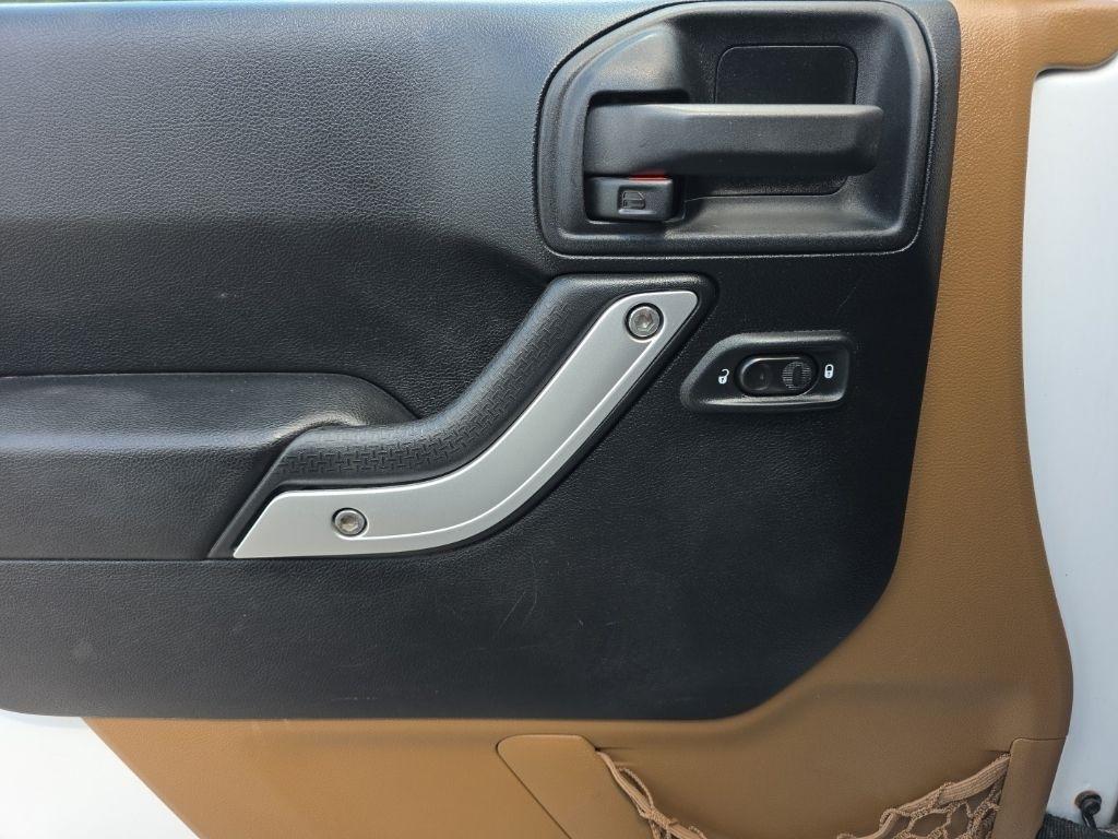 Jeep Wrangler Unlimited 4WD 4dr Sahara 2015