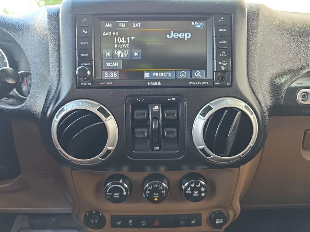 Jeep Wrangler Unlimited 4WD 4dr Sahara 2015