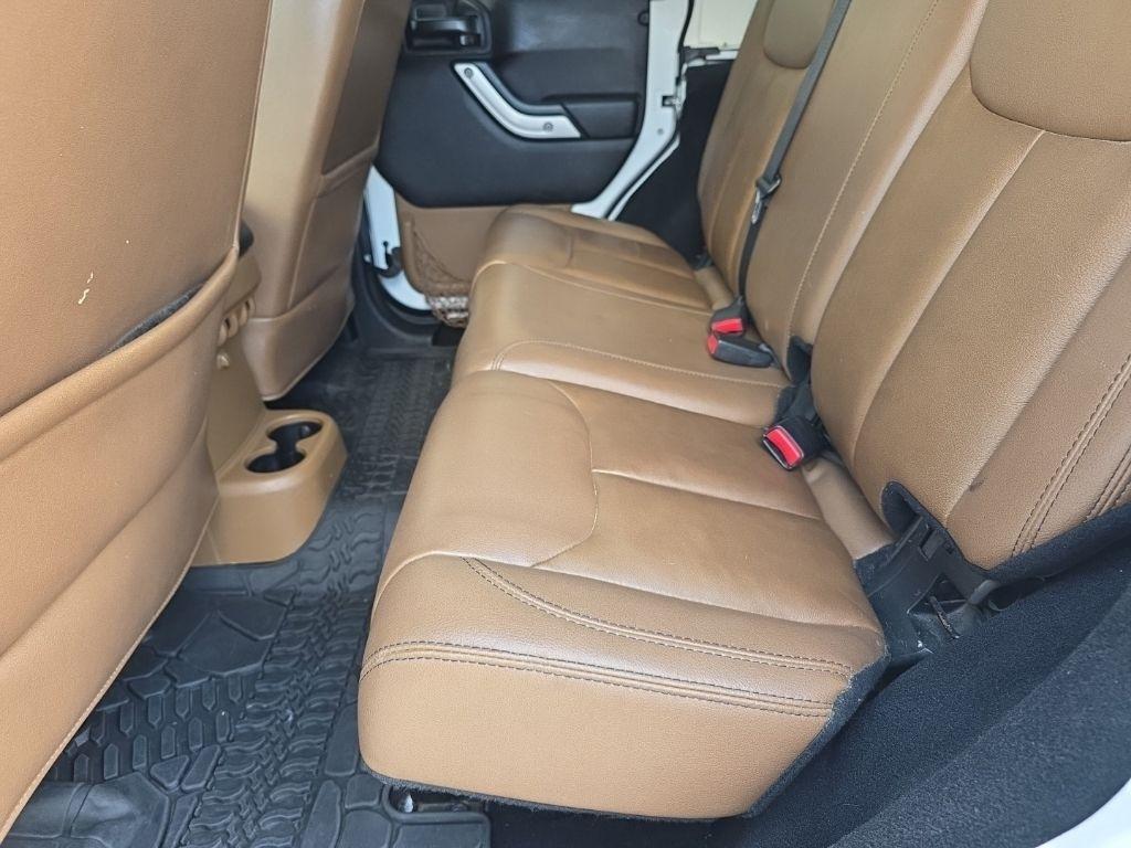 Jeep Wrangler Unlimited 4WD 4dr Sahara 2015