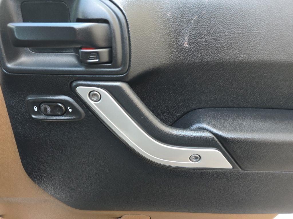Jeep Wrangler Unlimited 4WD 4dr Sahara 2015